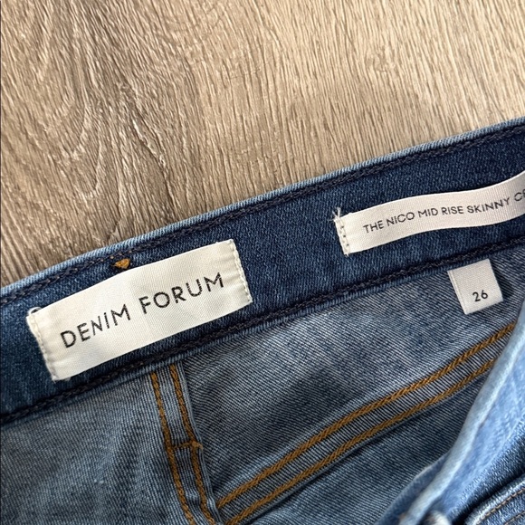 Aritzia Denim Forum Nico mid rise skinny crop 26 - Picture 4 of 5